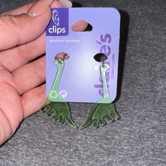 CLAIRES- NWT Green Dinosaur Clip on Earrings - Picture 3 of 5